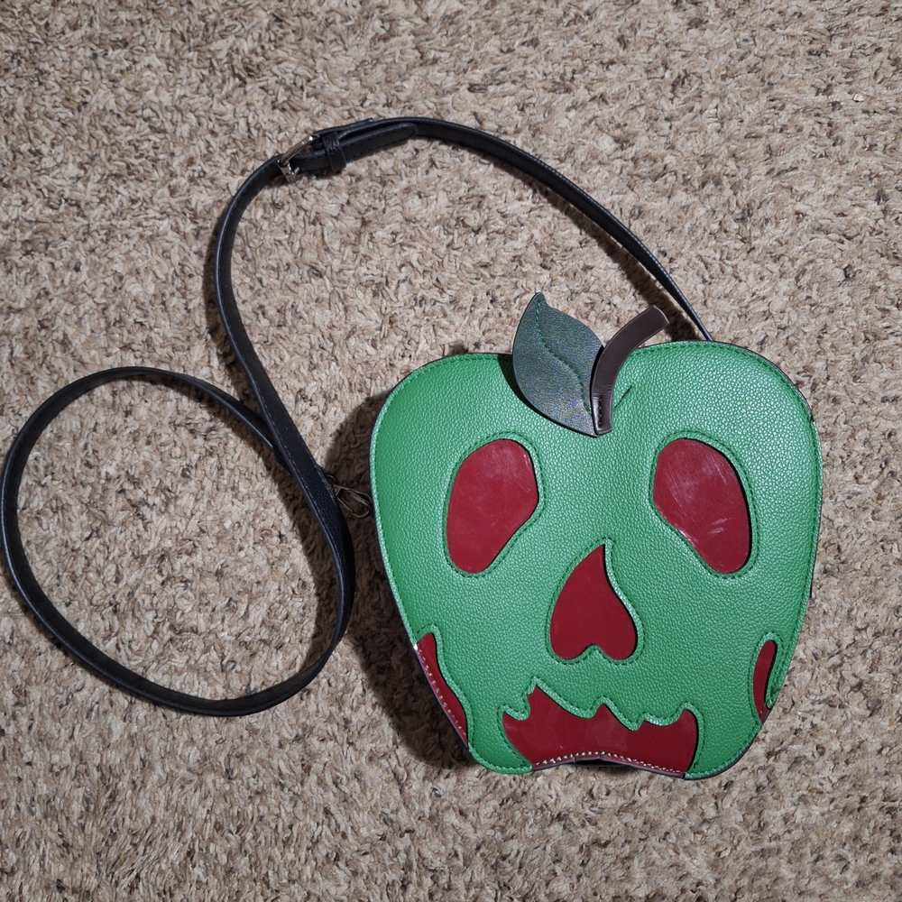 Poison Apple Crossbody Bag Skull Novelty Purse Snow White Style